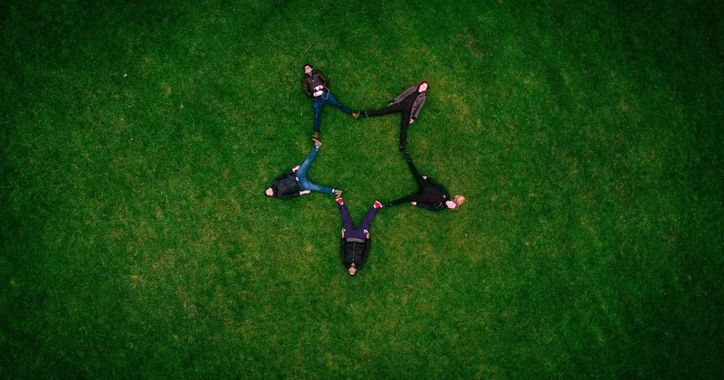 Les trois engrenages qui reproduisent l'inégalité