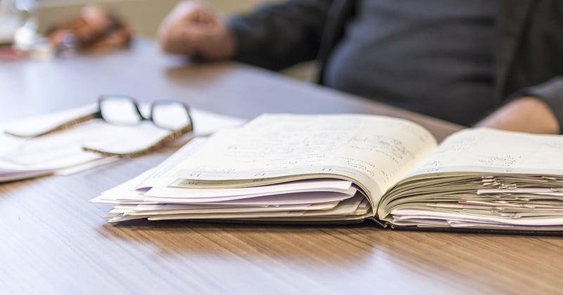 Stress au travail : le guide de survie pour jeunes diplômés